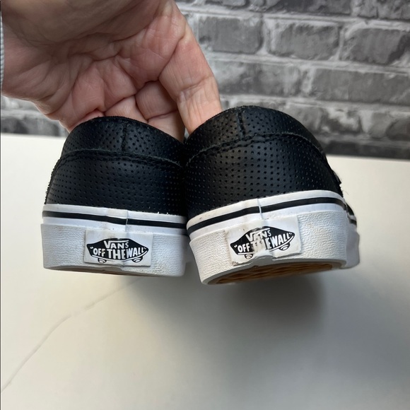 Vans Women's Black Slip-On Shoes - Picture 5 of 12